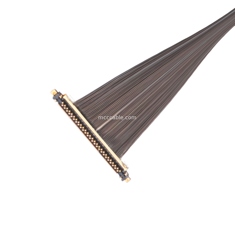 20531 50P Conector de ángulo recto de 0,25 mm con cable coaxial micro de apareamiento vertical 20531-050t-02