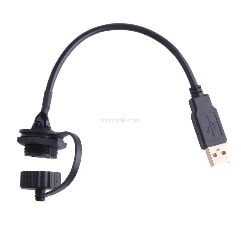El USB 2,0 un conector hembra con el escudo y el casquillo a USB 2,0 un usb telegrafía hecho a medida