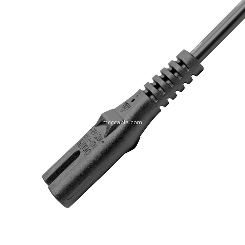 Cable de energía eléctrica Rohs Bs1363 a C7 2.5a 6 Ft 220v en interiores