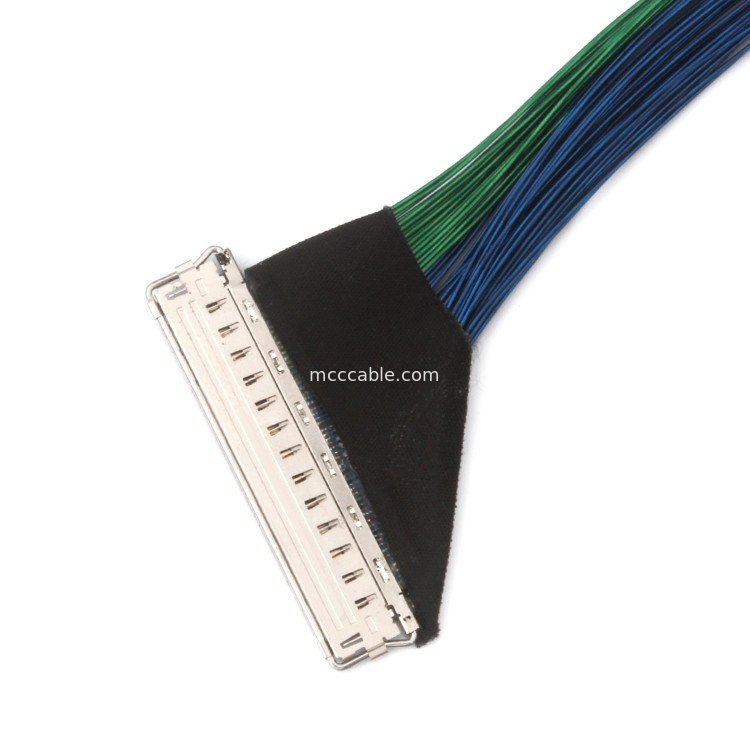 PLUS 20788 060T 01 0,4 mm de inclinación con el cable coaxial