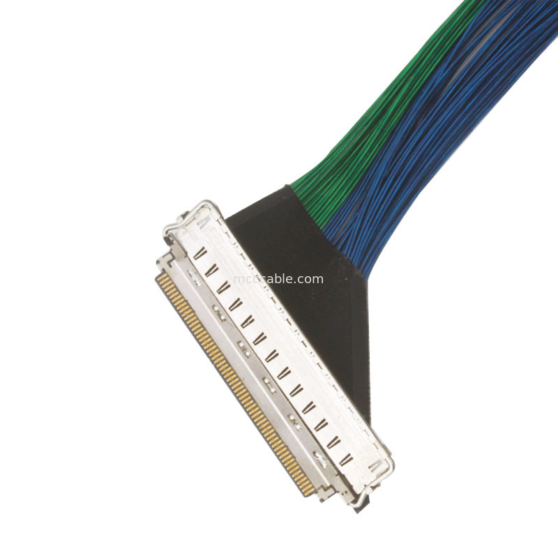 PLUS 20788 060T 01 0,4 mm de inclinación con el cable coaxial