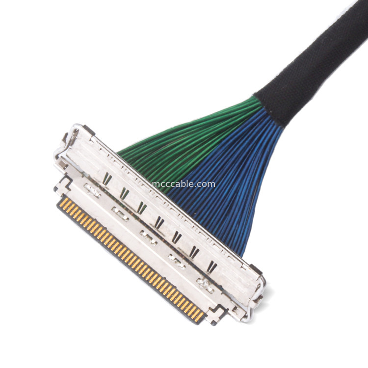 PLUS 20788 060T 01 0,4 mm de inclinación con el cable coaxial