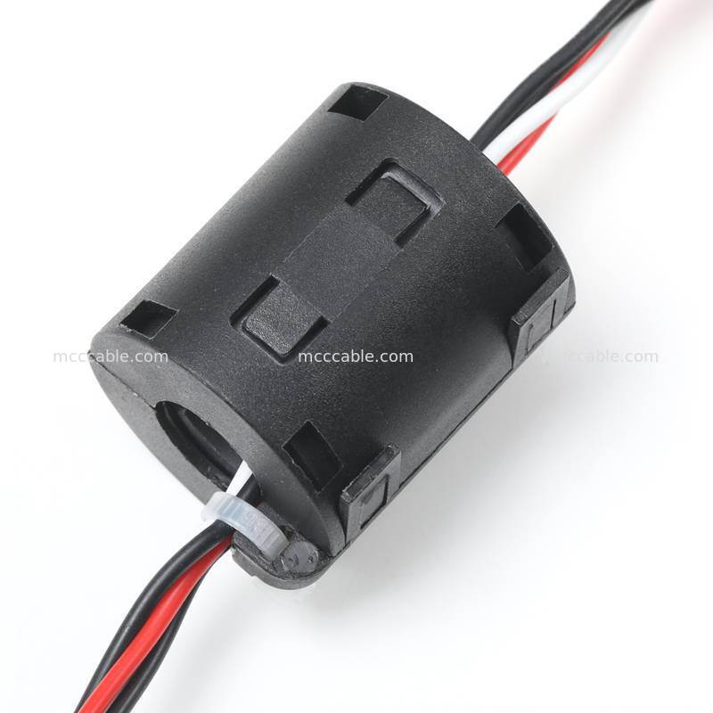 Arnés de cableado de condensador filtrado EMI personalizado con núcleo de ferrita y terminales de 6,3 mm